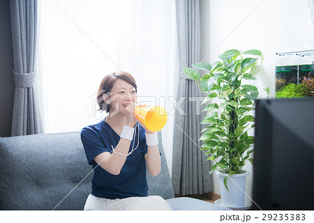 スポーツ観戦 女性 スポーツ観戦 女性 29235383