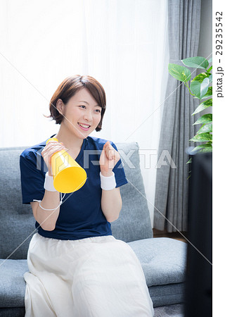 スポーツ観戦 女性 スポーツ観戦 女性 29235542