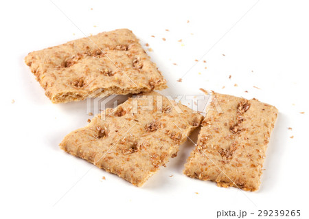 the broken grain crispbreads isolated on white 29239265
