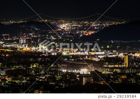 八丈岩山から見た 明石海峡ライトアップと姫路夜景 兵庫県姫路市 の写真素材