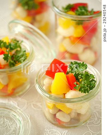 大豆とパプリカのマリネサラダ ショート&トール (縦位置) 大豆とパプリカのマリネサラダ ショート&トール (縦位置) 29240548