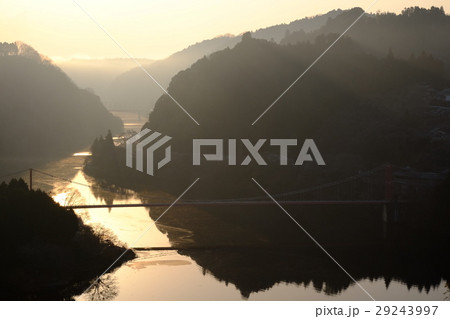 月ヶ瀬渓谷の朝日（奈良市月ヶ瀬） 29243997