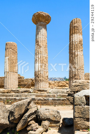 ruins of ancient Temple of Heracles in Agrigento 29244119