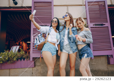 girls in the city girls in the city 29262123