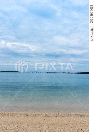 池間大橋と西の浜ビーチ 29266903