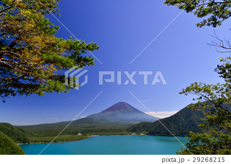 【山梨県】本栖湖からの富士山 29268215