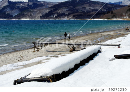 春の到来を予感させる田沢の陽射し 29272250