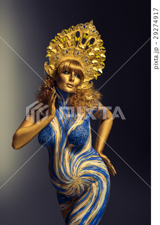 Fashionable pregnant woman with beutiful body art 29274917