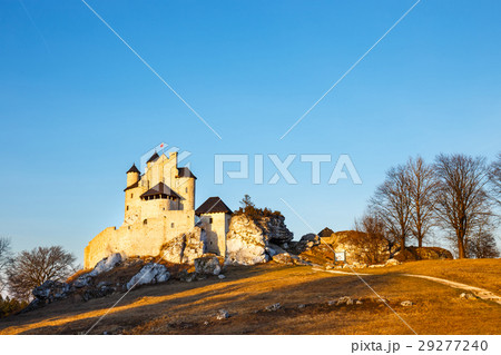 medieval castle at sunset in Bobolice, Poland medieval castle at sunset in Bobolice, Poland 29277240