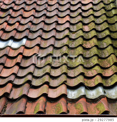 Old tiled roof. 29277985