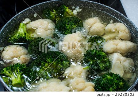 cooked broccoli and cauliflower cooked broccoli and cauliflower 29280302
