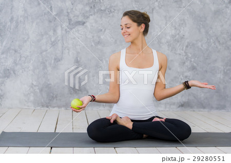 Caucasian beautiful healthy athletic sportive girl 29280551