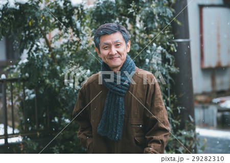 aged man aged man 29282310