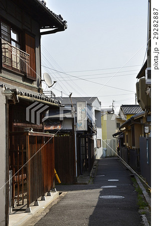 【大阪府 岸和田市】路地裏の民家 【大阪府 岸和田市】路地裏の民家 29282887