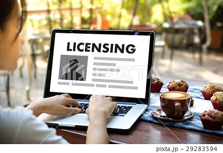 ONLINE ADVERTISING man working on laptop , Market ONLINE ADVERTISING man working on laptop , Market 29283594