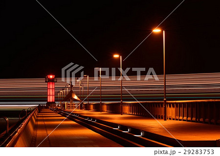 サンポート高松　赤灯台と船の軌跡 29283753