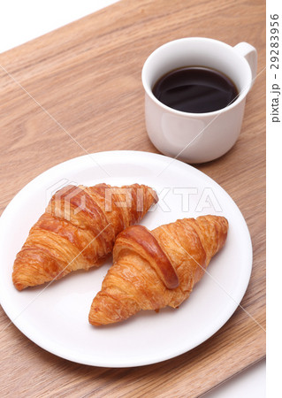 クロワッサンとコーヒー クロワッサンとコーヒー 29283956