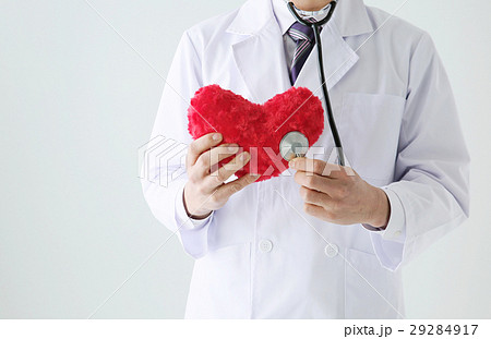 赤いハートと医師 29284917