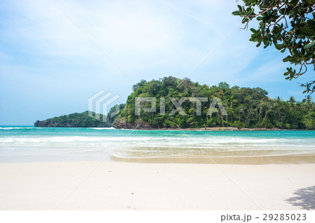 Beautiful white sand beach, the tropical sea Beautiful white sand beach, the tropical sea 29285023