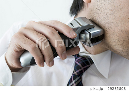 朝の髭剃り 29285808