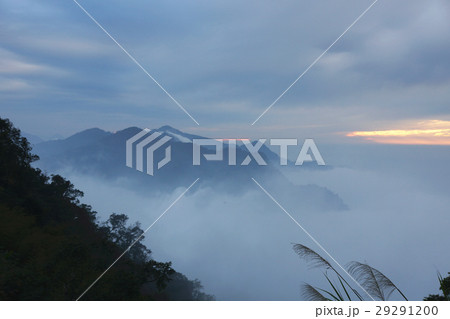 山背景 山の風景 林 29291200