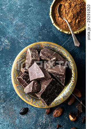 Dark chocolate pieces crushed and cocoa beans 29291920