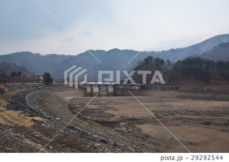冬の御岳湖 29292544
