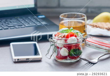 Healthy eating for lunch to work.  29293621