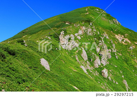 夏の飯豊連峰・北股岳を望む 29297215