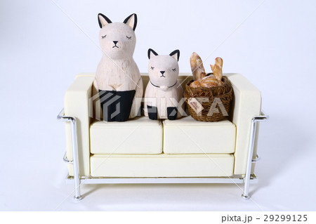 猫　ミニチュア　ソファ 29299125
