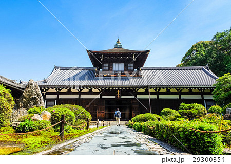 春の京都 東福寺 開山堂の写真素材