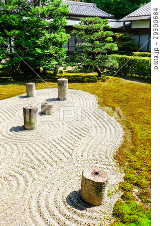 春の京都 東福寺本坊庭園 東庭の写真素材