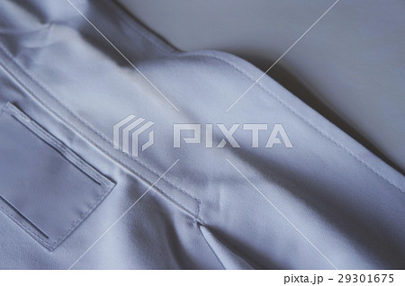 襟汚れ、右下がり、服のみ、横 29301675