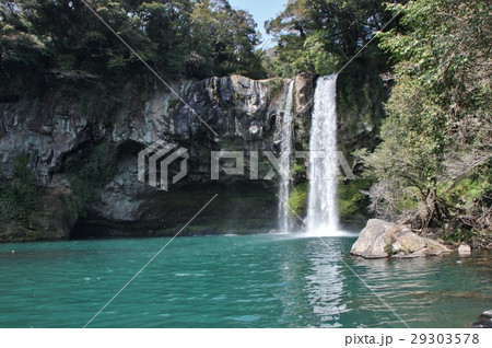 済州島の天地淵瀑布 29303578