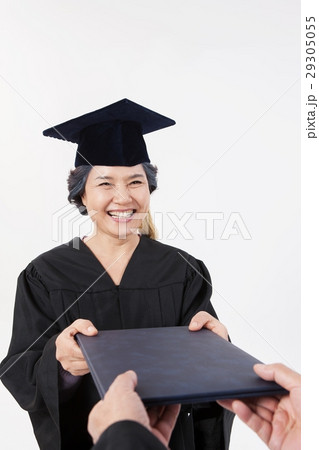 高齢者　卒業　学士 29305055