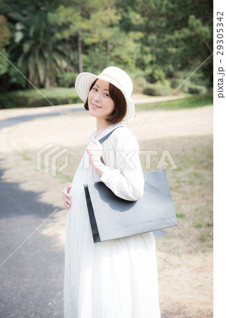 妊婦　お出かけ 29305342