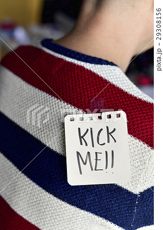 man with a note with the text kick me man with a note with the text kick me 29308156