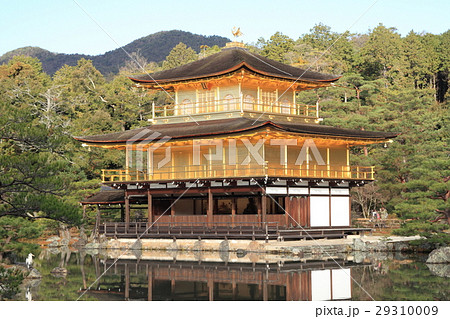 金閣寺 舎利殿と鏡湖池 金閣寺 舎利殿と鏡湖池 29310009
