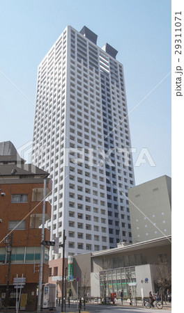 ディアマークスキャピタルタワーと文化センター入口交差点（東京都練馬区） 29311071