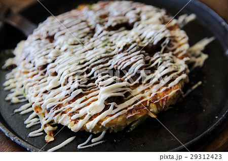 Japanese food okonomiyaki , Japanese pizza 29312423
