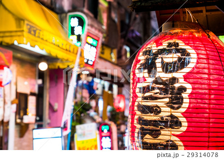 《東京都》赤羽・レトロな飲み屋が並ぶ風景 29314078