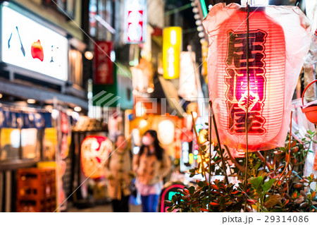 《東京都》赤羽・レトロな飲み屋が並ぶ風景 29314086