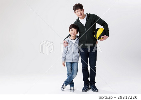 ファミリー　父子　少年 29317220