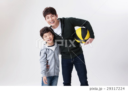 ファミリー　父子　少年 29317224