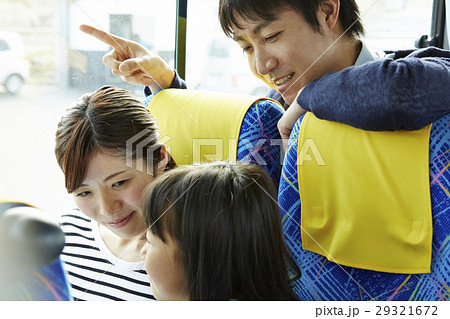 バスツアー　バス　家族 29321672
