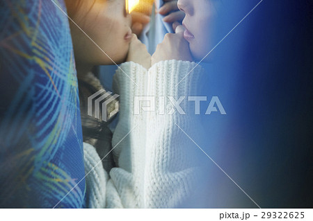 女性　高速道路　道路 29322625