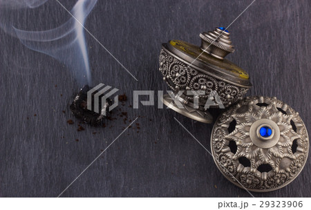 Silver Oriental Artistic Arabian Oud Perfume 29323906