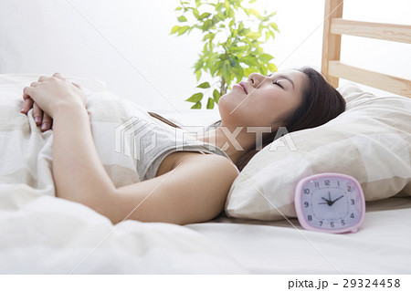 女性のポートレート 29324458