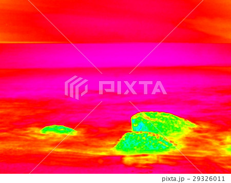 Infra. Ocean beach with boulders. Thermography  Infra. Ocean beach with boulders. Thermography  29326011