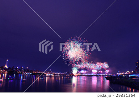 花火 キラキラ輝くもの 線香花火 29331364